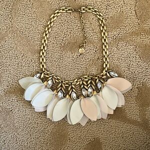 Stella and dot light pink and cream necklace